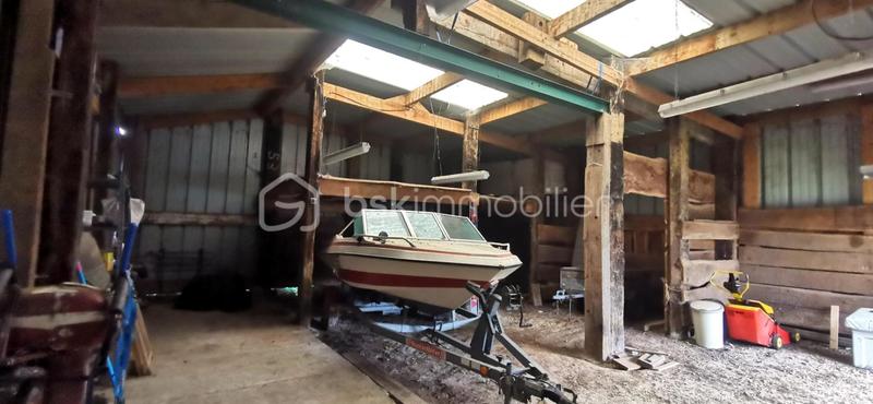 Terrain industriel - 323 m²