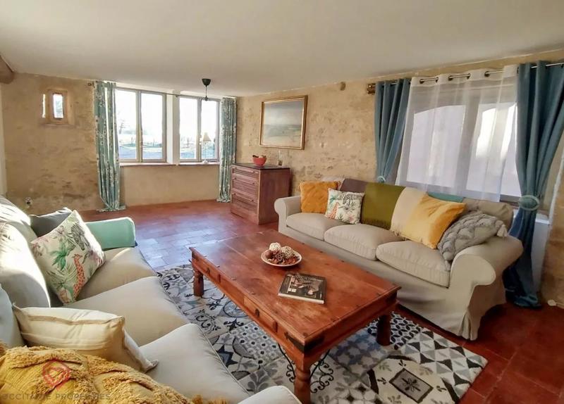 Maison ancienne - 530 m² - 12 pièces