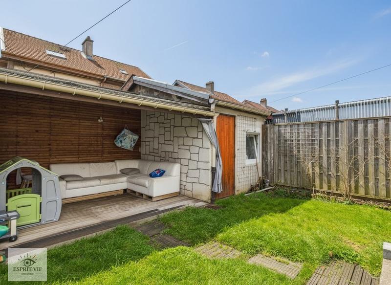 Maison - 96 m² - 5 pièces