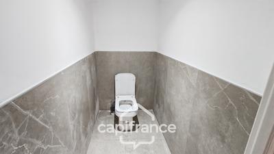 Bureau - 220 m² - 2 pièces