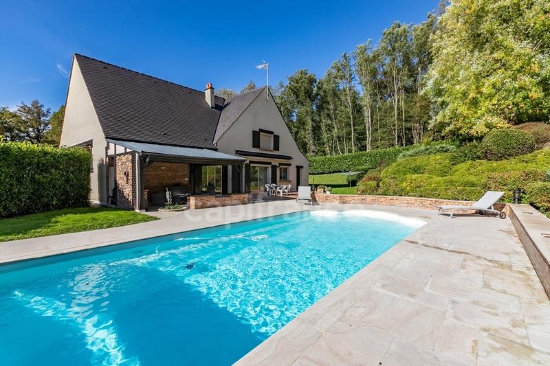 Maison - 300 m² - 10 pièces