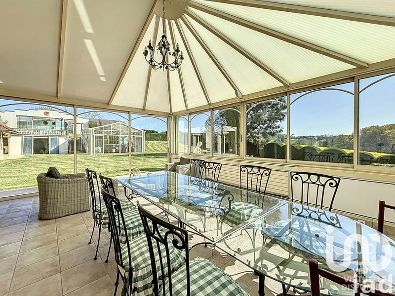 Maison - 380 m² - 13 pièces