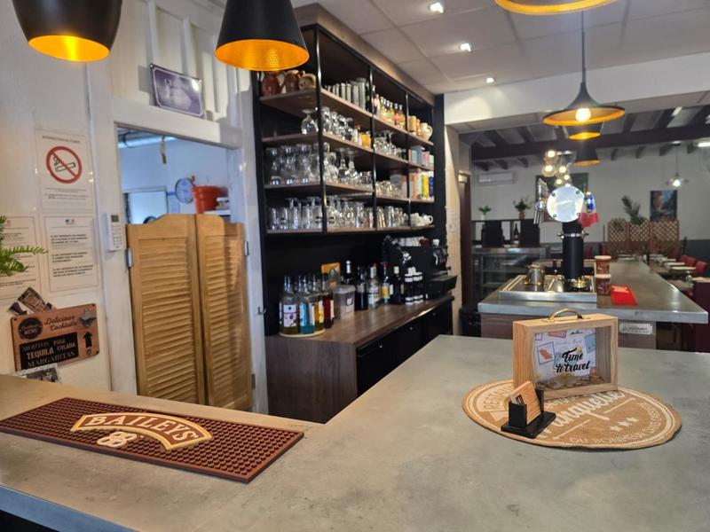 Local commercial - 400 m² - 4 pièces