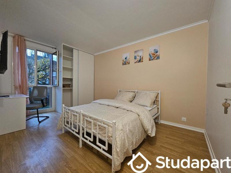 Chambre - 12 m² - 1 pièce