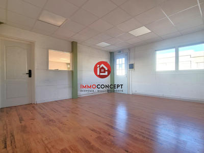 Bureau - 122 m² - 6 pièces