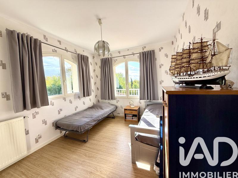 Maison - 240 m² - 8 pièces