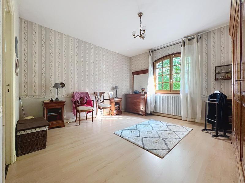 Maison - 200 m² - 7 pièces