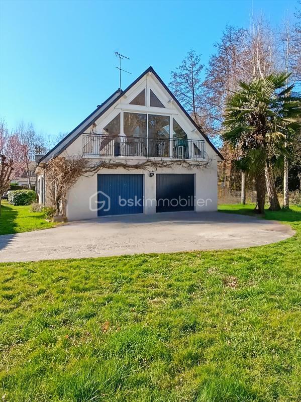 Maison traditionnelle - 162 m² - 7 pièces