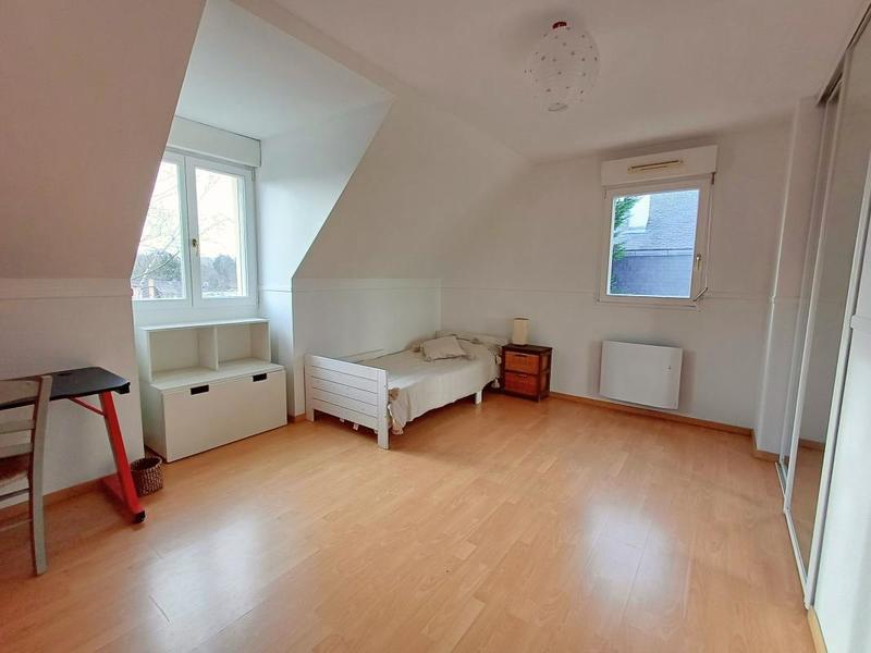 Maison - 273 m² - 9 pièces