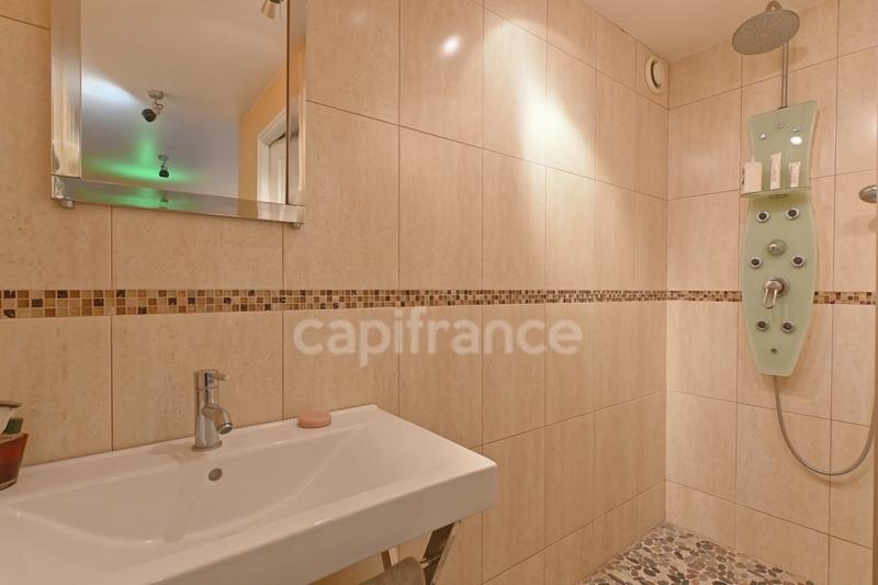 Maison - 210 m² - 8 pièces