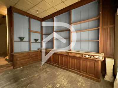 Immeuble - 65 m² - 7 pièces