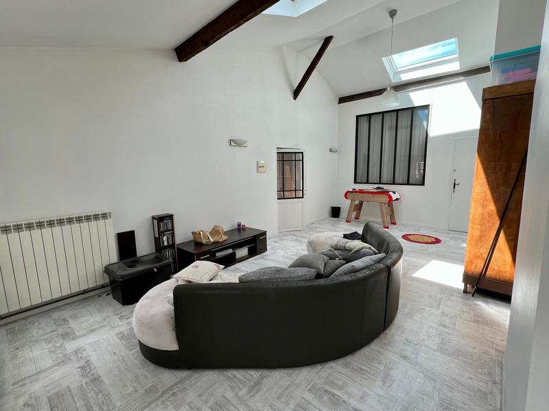 Maison - 357 m² - 9 pièces