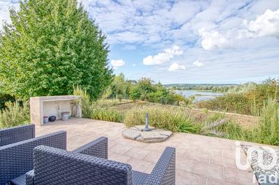 Maison - 92 m² - 5 pièces