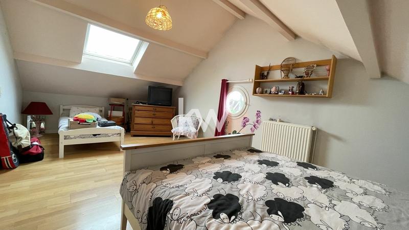 Pavillon - 205 m² - 6 pièces