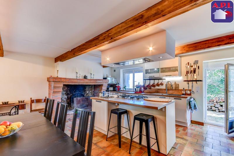 Maison - 463 m² - 18 pièces