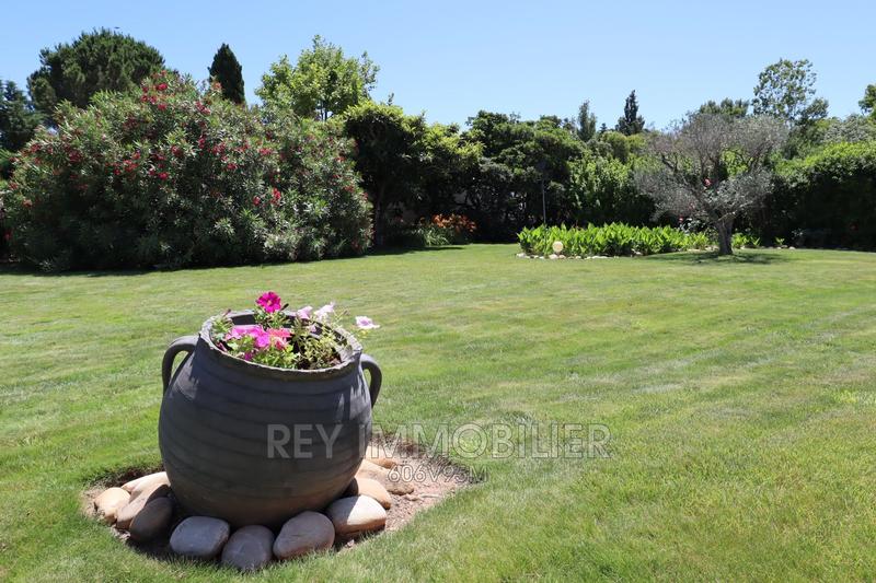 Villa - 260 m² - 7 pièces