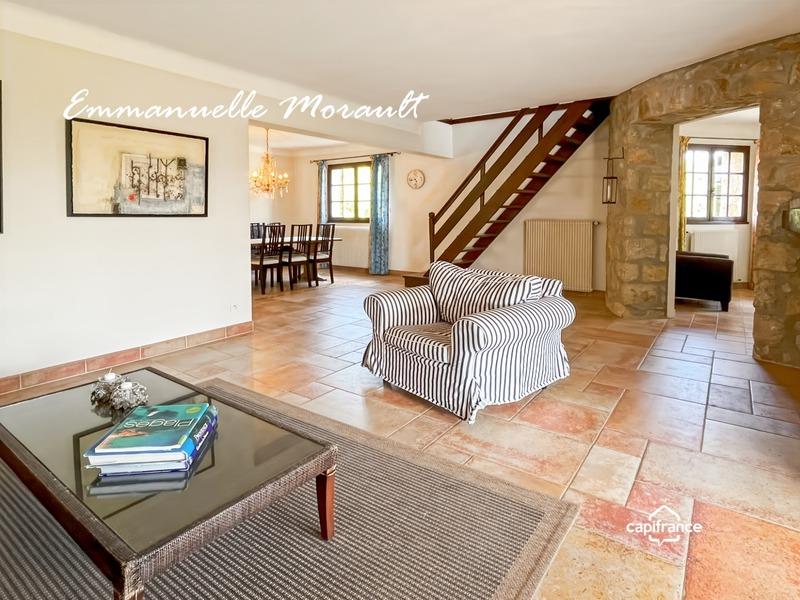Propriété - 267 m² - 8 pièces