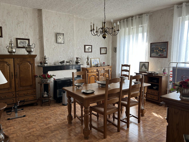 Maison - 140 m² - 8 pièces