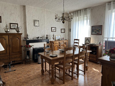 Maison - 140 m² - 8 pièces