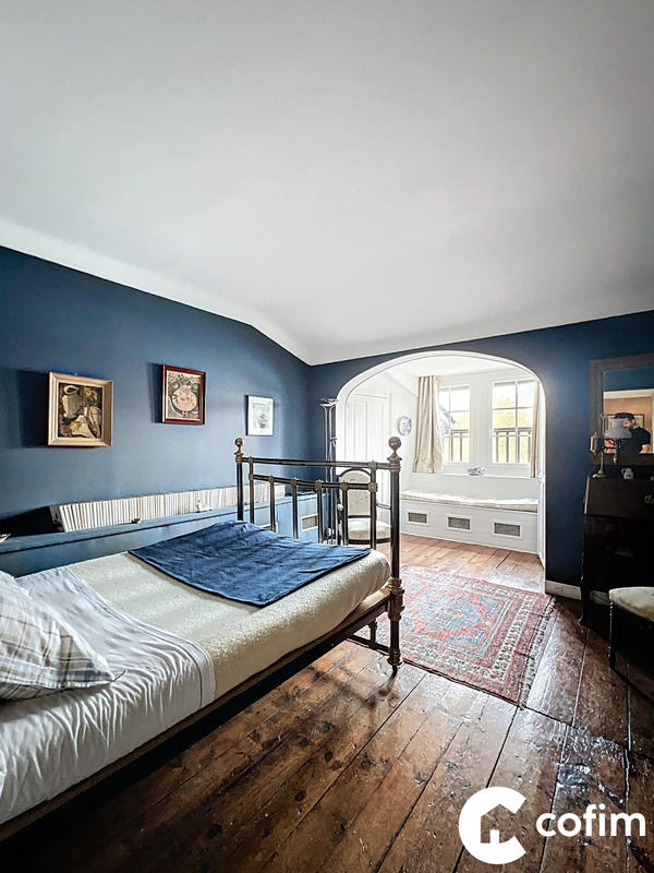 Maison - 440 m² - 12 pièces