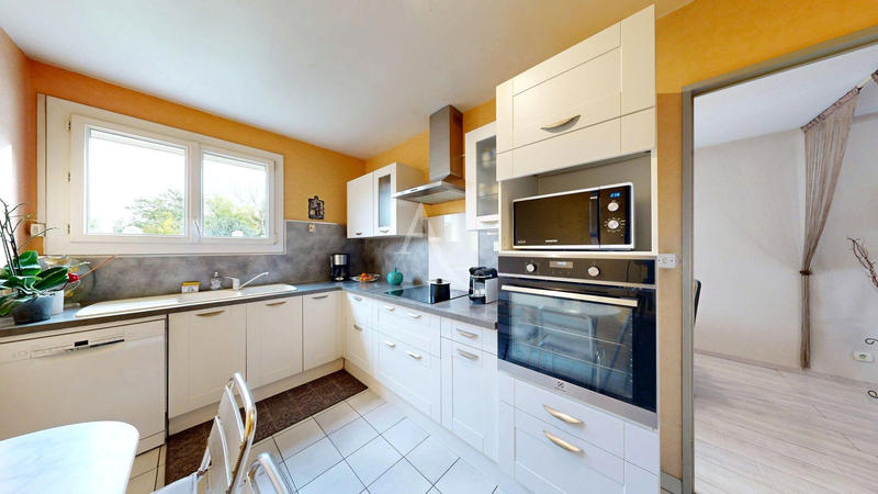 Maison - 107 m² - 5 pièces