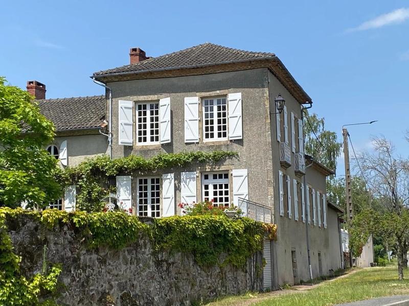 Maison - 211 m² - 8 pièces