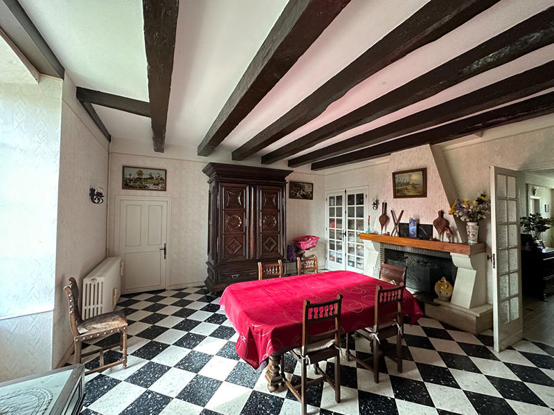 Maison - 266 m² - 8 pièces