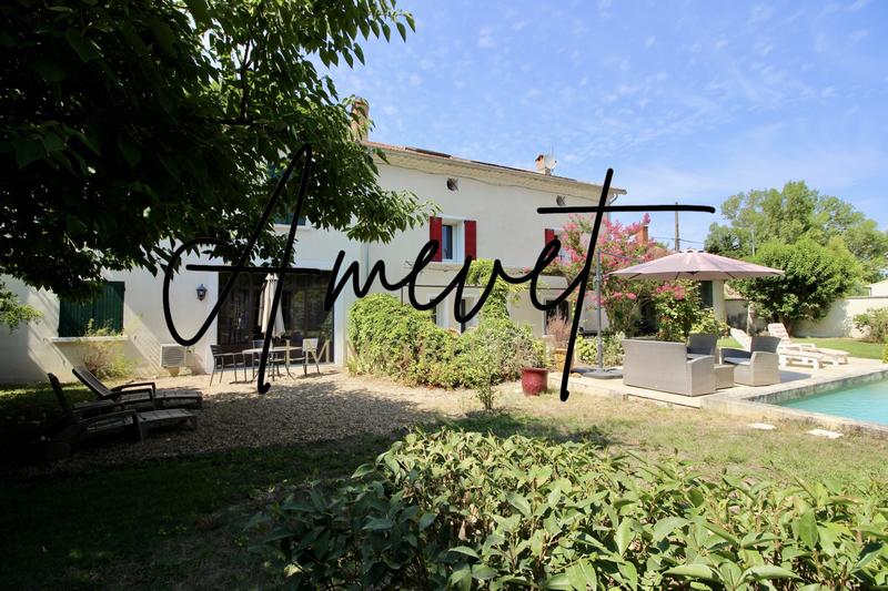 Mas - 204 m² - 9 pièces