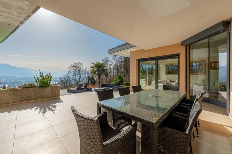 Villa - 220 m² - 6 pièces