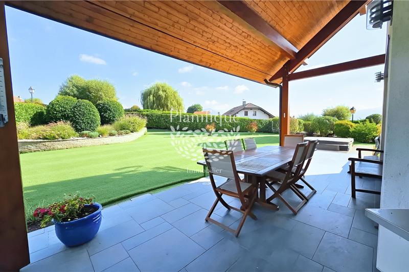 Maison - 299 m² - 7 pièces