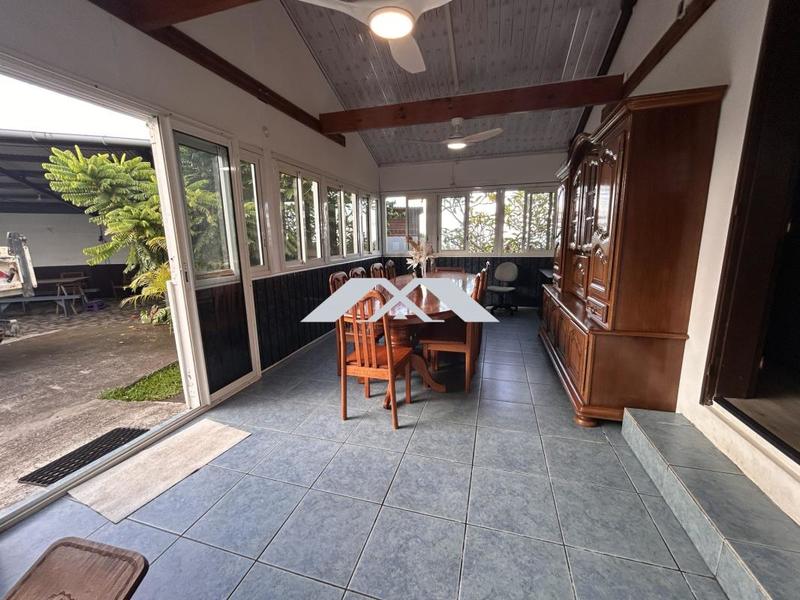 Maison - 168 m² - 10 pièces