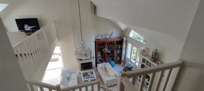 Maison - 220 m² - 8 pièces