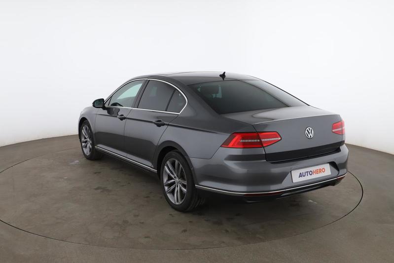 Volkswagen Passat 1.4 Tsi Act BlueMotion Tech Carat Dsg7 150 ch