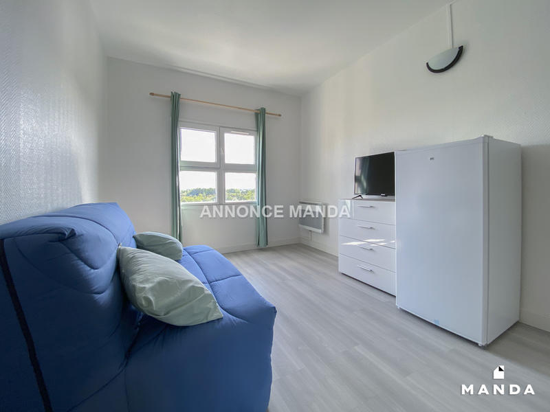 Chambre - 10 m² - 7 pièces