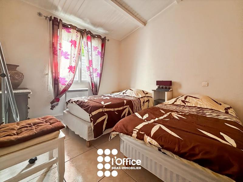 Maison - 193 m² - 12 pièces