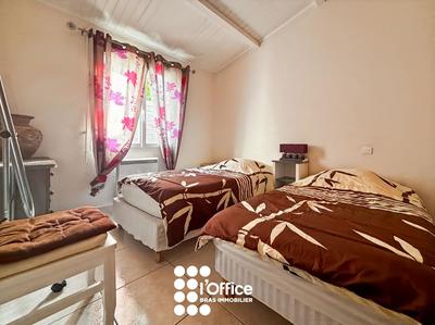 Maison - 193 m² - 12 pièces