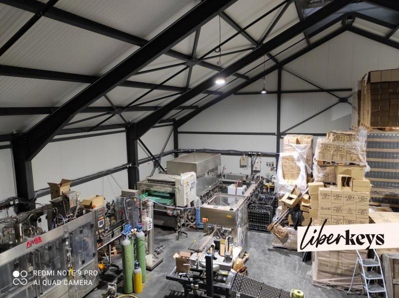 Local commercial - 681 m² - 4 pièces