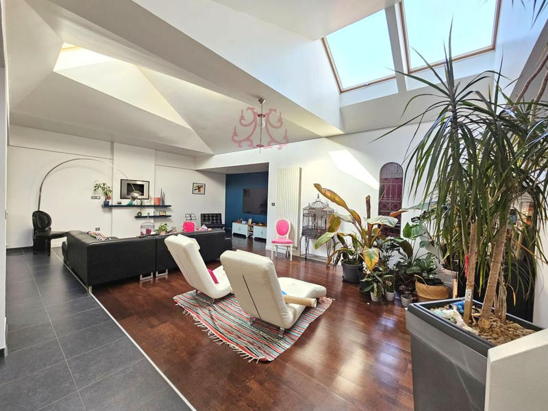 Loft - 224 m² - 5 pièces