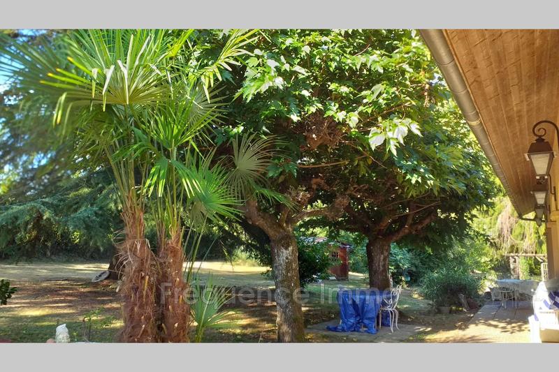 Maison - 290 m² - 8 pièces