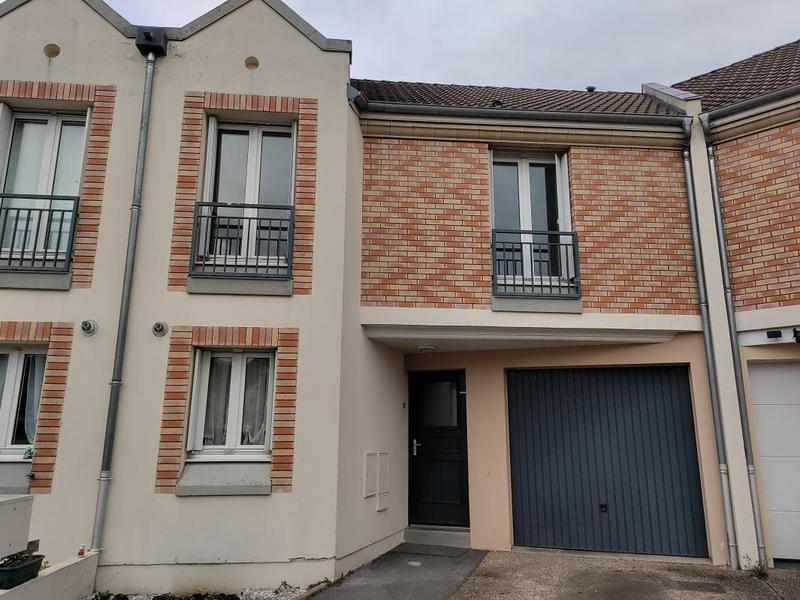 Maison - 99 m² - 5 pièces
