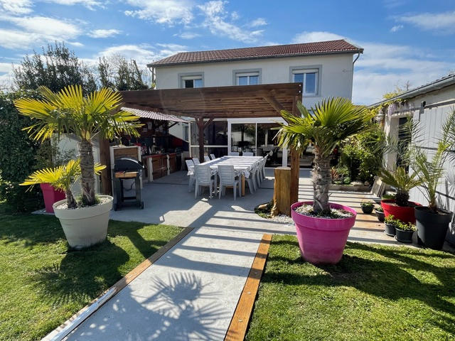 Maison - 174 m² - 8 pièces