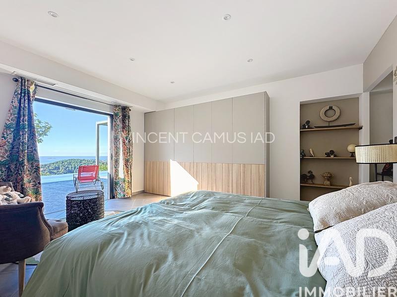 Maison - 270 m² - 7 pièces