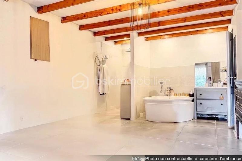 Maison traditionnelle - 155 m² - 6 pièces