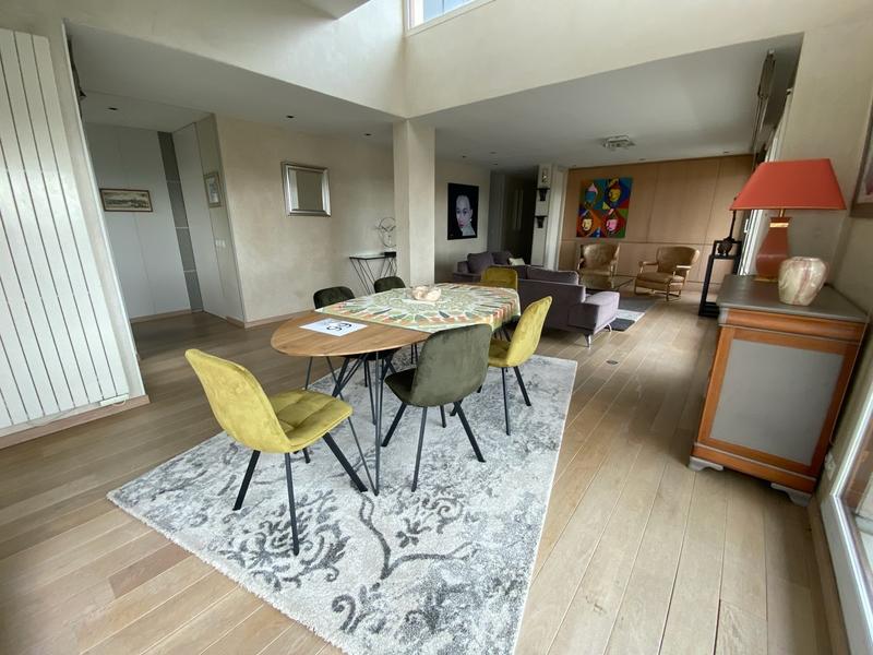 Appartement - 145 m² - 6 pièces