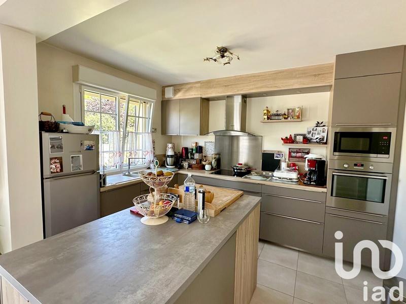 Maison - 185 m² - 8 pièces