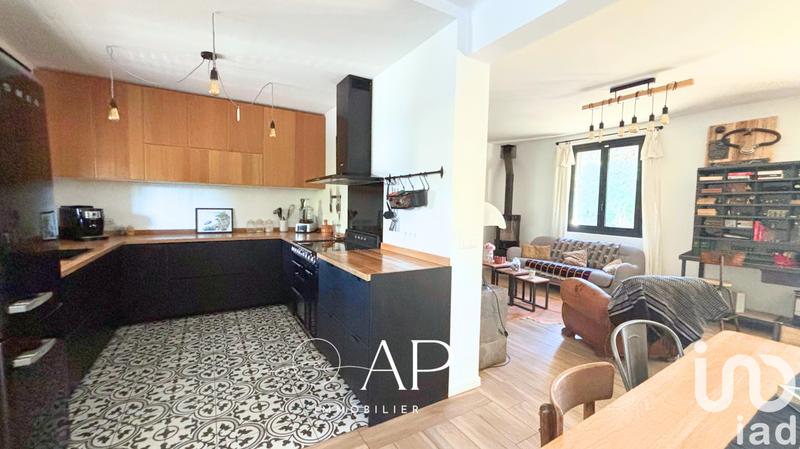 Maison - 181 m² - 7 pièces