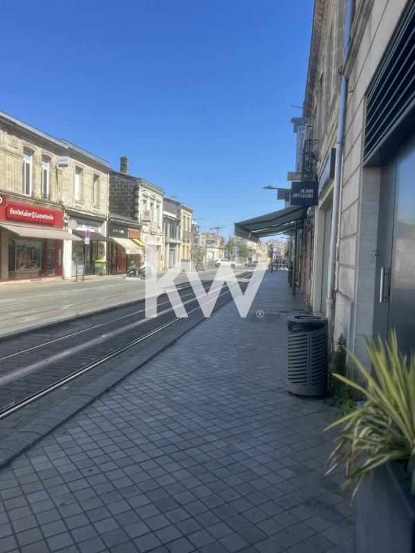 Local commercial - 254 m²