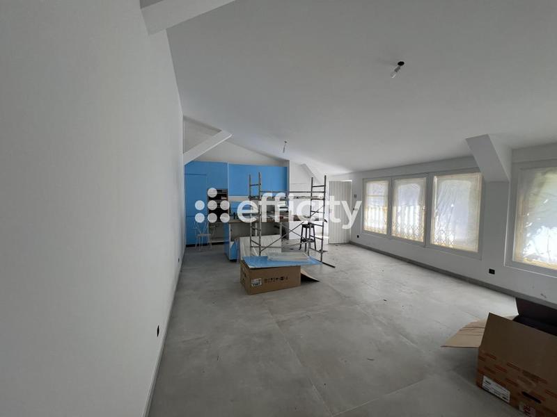 Maison - 258 m² - 6 pièces