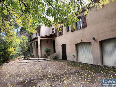 Villa - 215 m² - 7 pièces