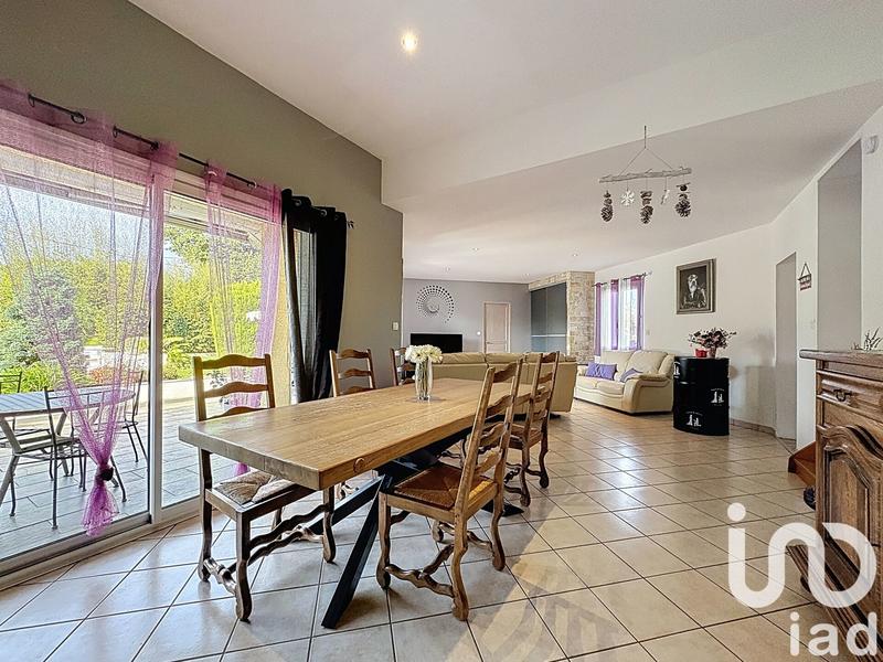 Maison - 204 m² - 7 pièces